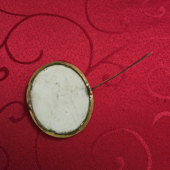 Victorian Hand-Painted Porcelain Brooch - Picture 12 of 16